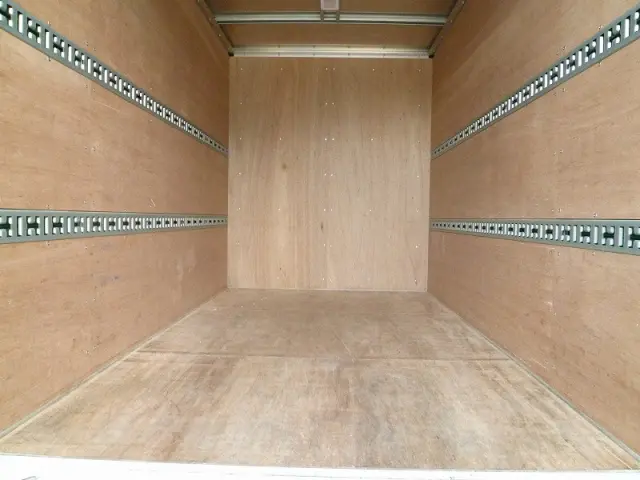 三菱 キャンター 2RG-FBA20(2WD)の写真3