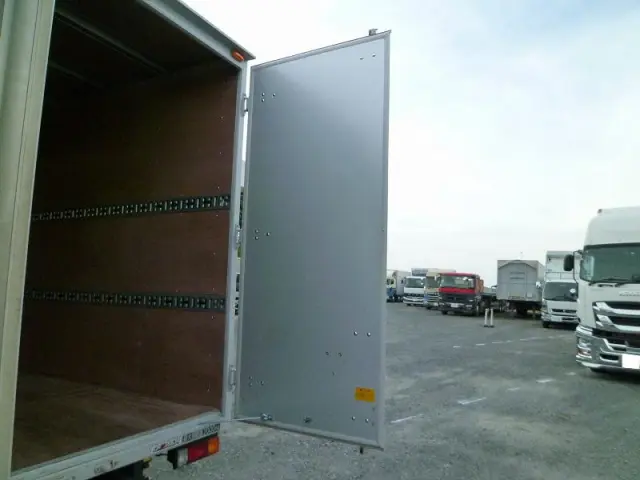 三菱 キャンター 2RG-FBA20(2WD)の写真6