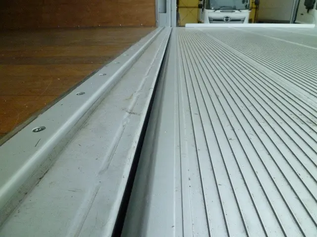 三菱 ファイター 2KG-FK65F(2WD)の写真6