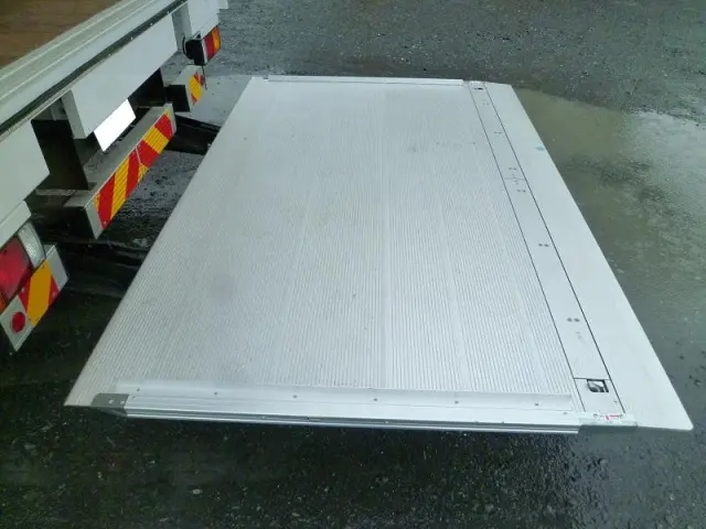 三菱 ファイター 2KG-FK65F(2WD)の写真7