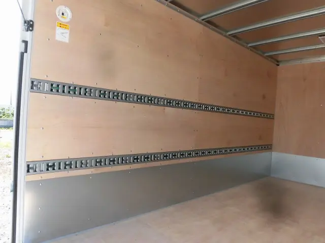 三菱 キャンター 2PG-FEB80(2WD)の写真4