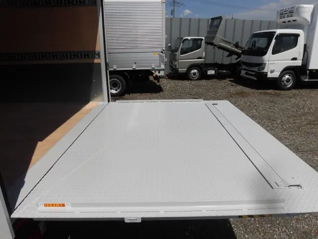 三菱 キャンター 2PG-FEB80(2WD)の写真5