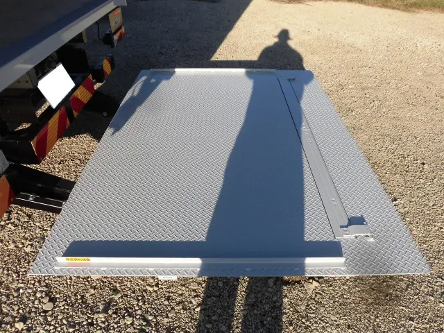 三菱 キャンター 2PG-FEB80(2WD)の写真5