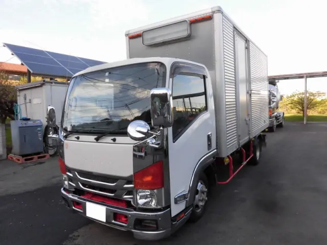 いすゞ エルフ TRG-NLR85AN(2WD)の写真1