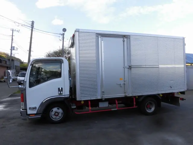 いすゞ エルフ TRG-NLR85AN(2WD)の写真6