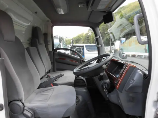 いすゞ エルフ TRG-NLR85AN(2WD)の写真7