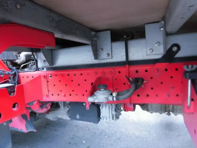 いすゞ エルフ TRG-NLR85AN(2WD)の写真9