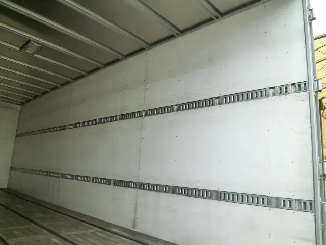 いすゞ フォワード SKG-FRR90T2(2WD)の写真4