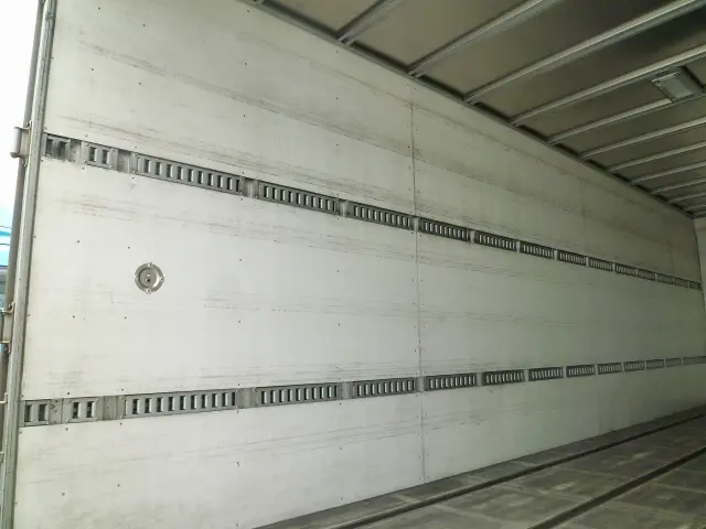 いすゞ フォワード SKG-FRR90T2(2WD)の写真5