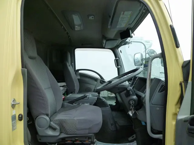 いすゞ フォワード SKG-FRR90T2(2WD)の写真7