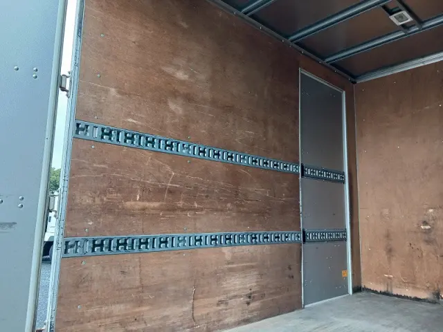 三菱 キャンター TPG-FBA20(2WD)の写真4