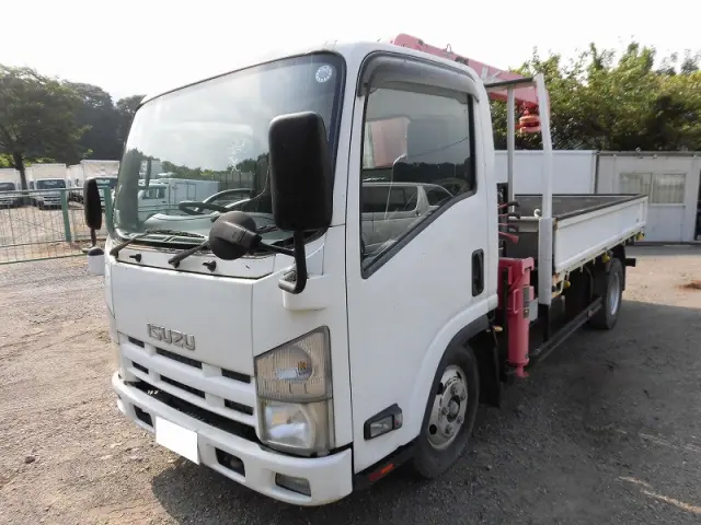 いすゞ エルフ BKG-NMR85AR(2WD)の写真1