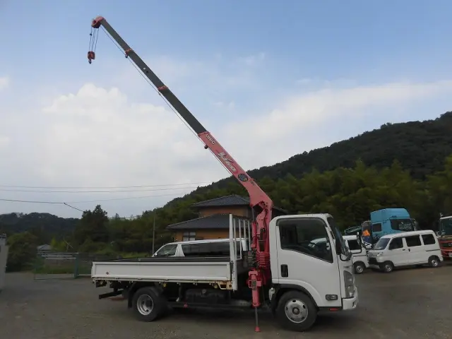 いすゞ エルフ BKG-NMR85AR(2WD)の写真6