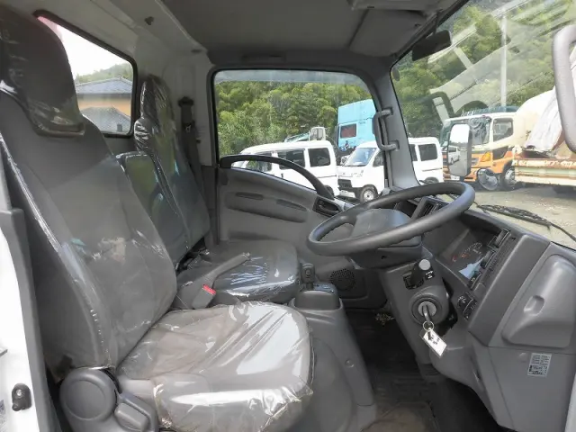 いすゞ エルフ BKG-NMR85AR(2WD)の写真7