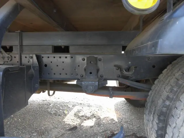 いすゞ エルフ BKG-NMR85AR(2WD)の写真9