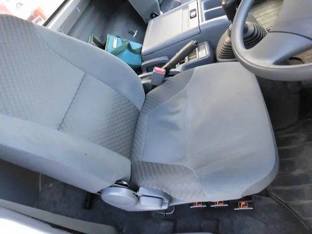 いすゞ フォワード TKG-FRR90S2(2WD)の写真7