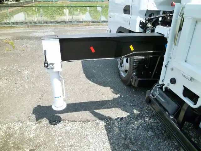 三菱 キャンター 2PG-FEB80(2WD)の写真5