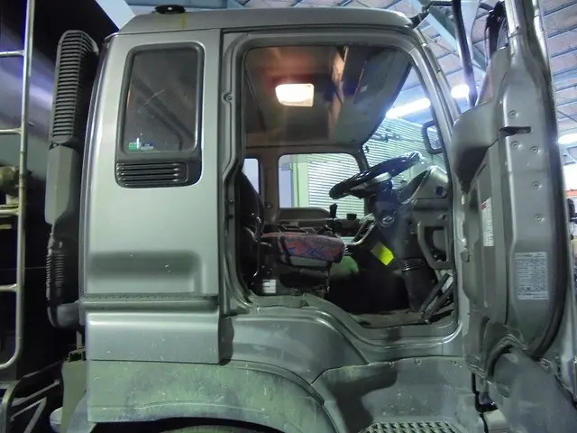 いすゞ ギガ PJ-CXZ51K6(6x4)の写真7