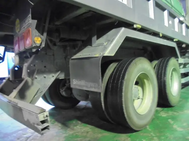 いすゞ ギガ PJ-CXZ51K6(6x4)の写真9