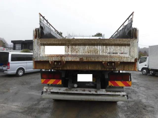 いすゞ ギガ QKG-CXZ77AT(6x4)の写真6