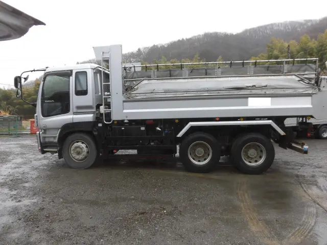 いすゞ ギガ QKG-CXZ77AT(6x4)の写真8