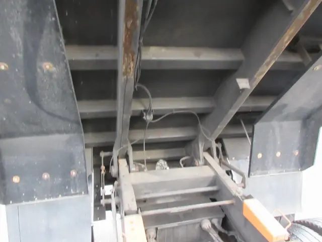 日野 プロフィア QKG-FS1EKAA(6x4)の写真5