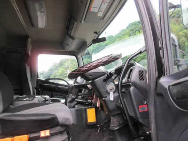 日野 プロフィア QKG-FS1EKAA(6x4)の写真7