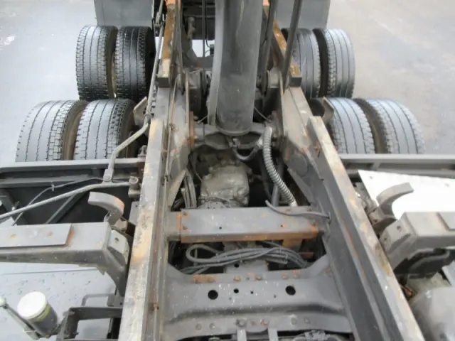 日野 プロフィア QKG-FS1EKAA(6x4)の写真9