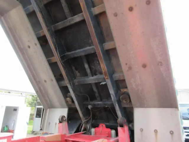 三菱 スーパーグレート QKG-FV50VX(6x4)の写真5