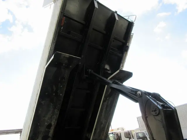 三菱 スーパーグレート QKG-FV50VX(6x4)の写真6