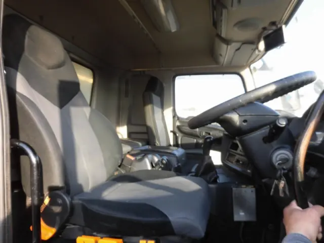 日野 プロフィア QPG-FS1AKDA(6x4)の写真7