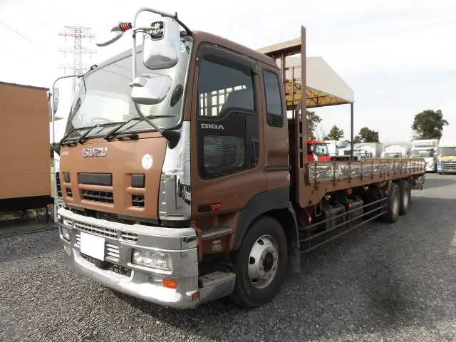 いすゞ ギガ PDG-CYL77V8(6x2)の写真1
