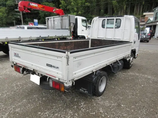 いすゞ エルフ TRG-NHR85A(2WD)の写真2