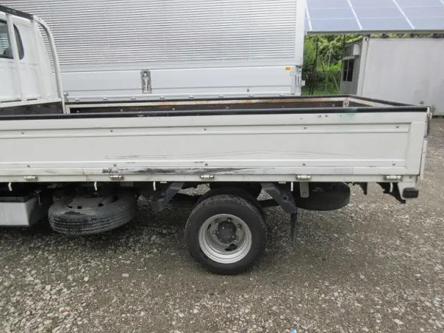 いすゞ エルフ TRG-NHR85A(2WD)の写真4