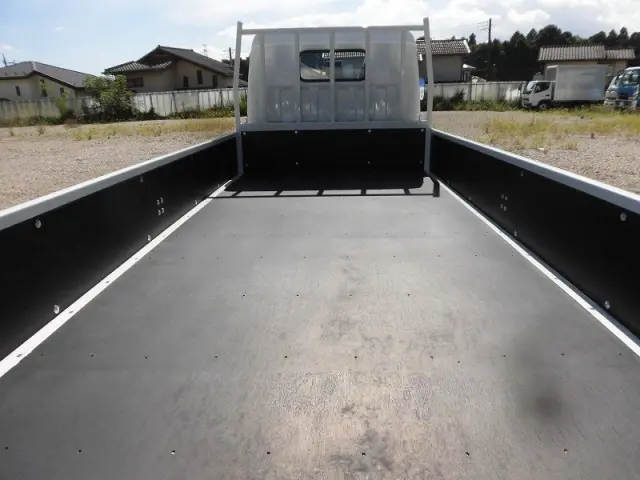 三菱 キャンター 2RG-FEA20(2WD)の写真3