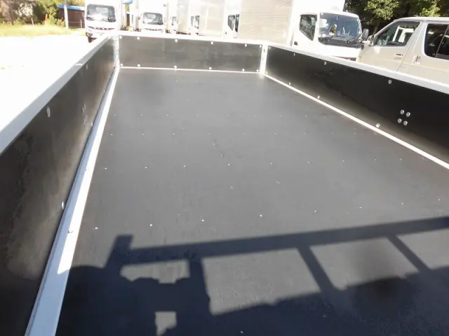 三菱 キャンター 2RG-FEA20(2WD)の写真4