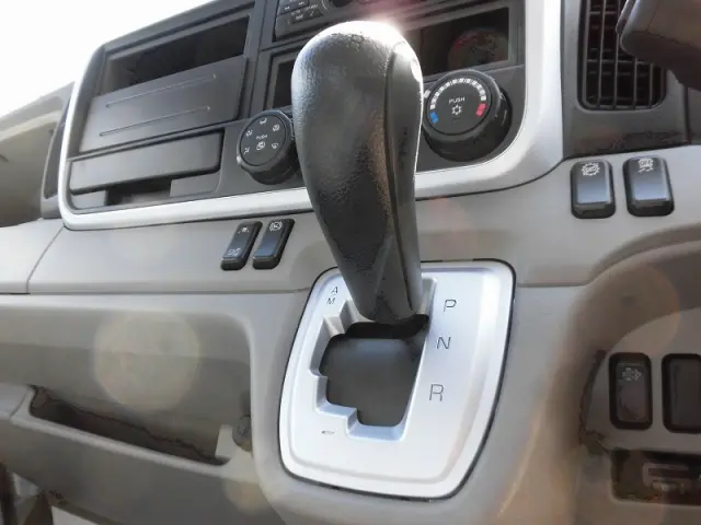 三菱 キャンター 2RG-FEA20(2WD)の写真6