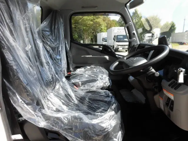 三菱 キャンター 2RG-FEA20(2WD)の写真7