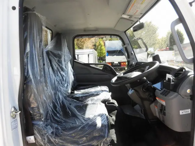 三菱 キャンター 2RG-FBA20(2WD)の写真7