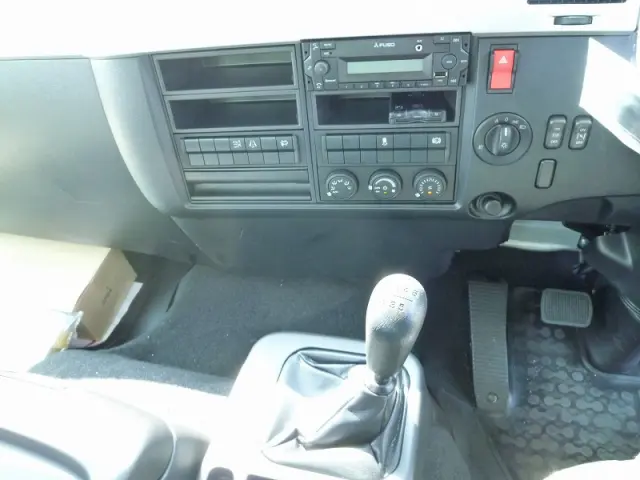 三菱 ファイター 2KG-FK62F(2WD)の写真5