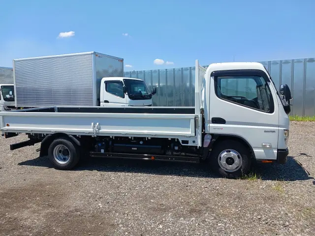 三菱 キャンター 2RG-FEA20(2WD)の写真16