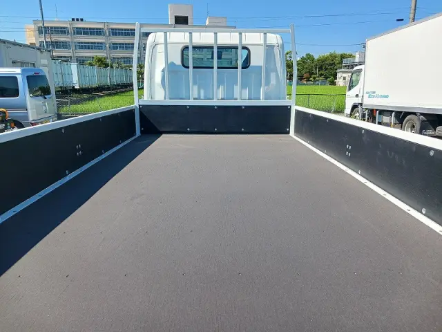 三菱 キャンター 2RG-FEB50(2WD)の写真3