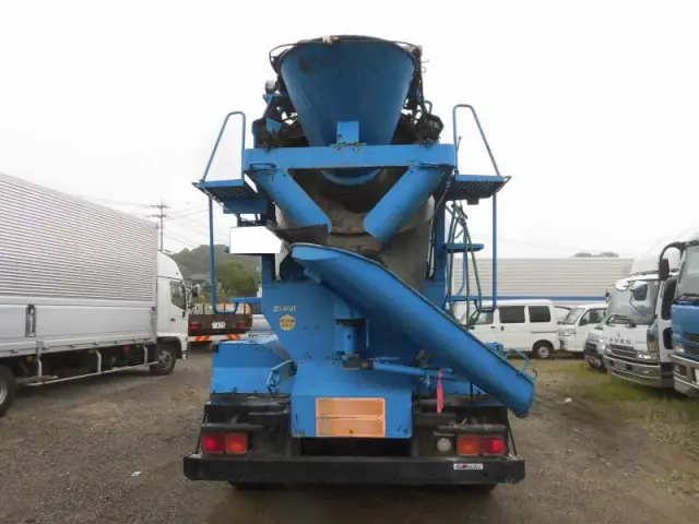 いすゞ ギガ PJ-CXZ77K6(6x4)の写真3