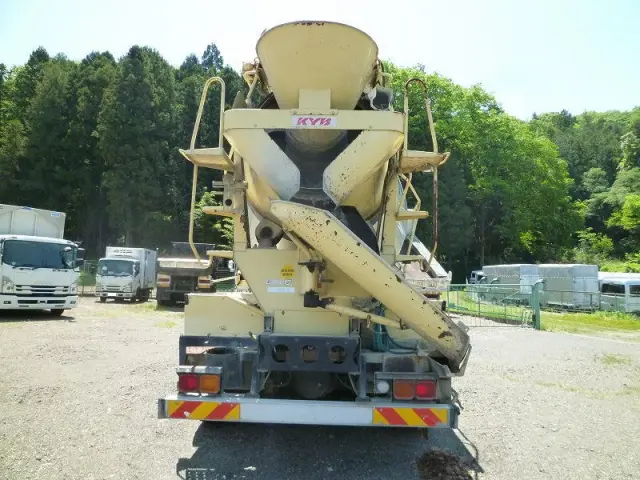 UD クオン QKG-CW5XL(6x4)の写真4