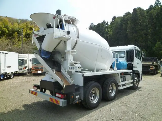 UD クオン 2PG-CW4DL(6x4)の写真2