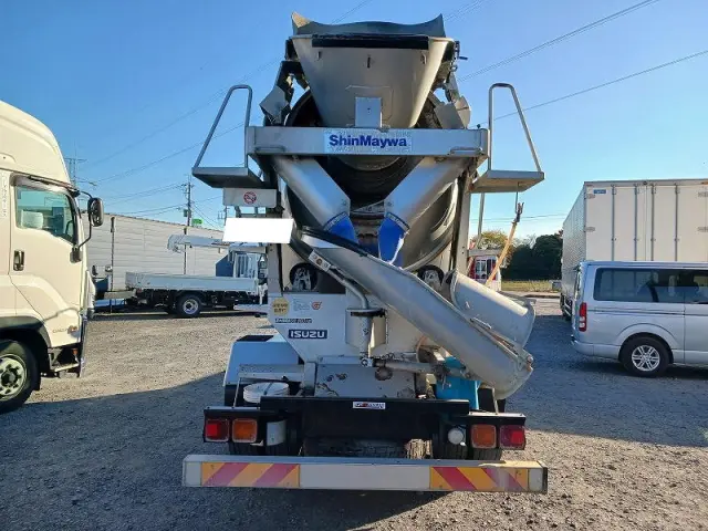 いすゞ フォワード LKG-FTR90S2(2WD)の写真4