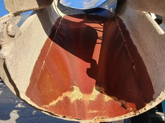 いすゞ フォワード LKG-FTR90S2(2WD)の写真6