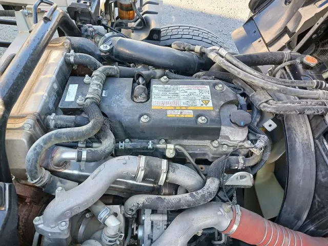 いすゞ フォワード LKG-FTR90S2(2WD)の写真8