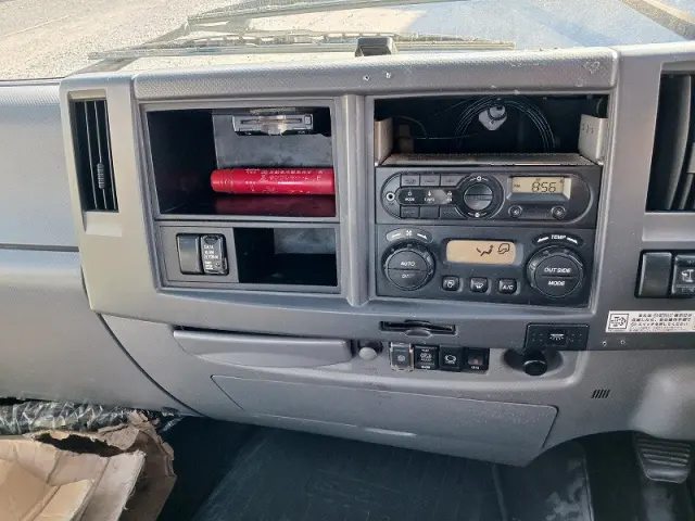 いすゞ フォワード LKG-FTR90S2(2WD)の写真22