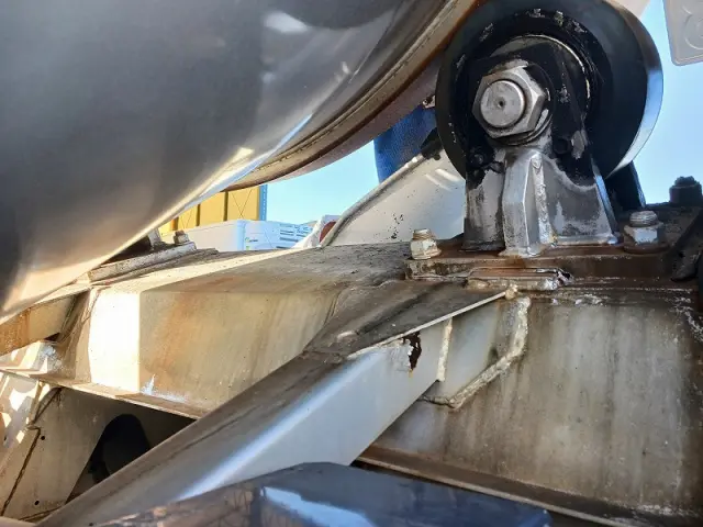 いすゞ フォワード LKG-FTR90S2(2WD)の写真24